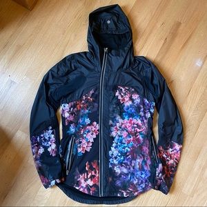 Lululemon Get Up and Glow Jacket. Spring has Sprung pattern. Size 6.
